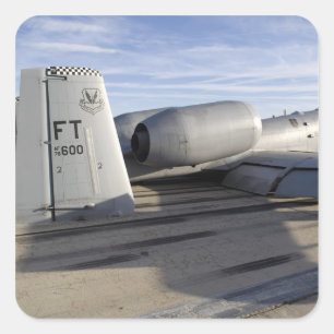 Der Schwanz eines A-10-Thunderbolls II Quadratischer Aufkleber