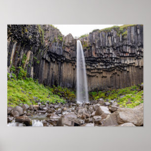 Der schwarze Basalt Svartifoss Wasserfall Island Poster