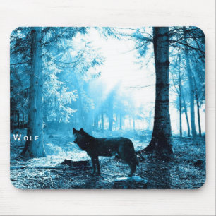 Der Schwarze Wolf allein im Wald Mousepad