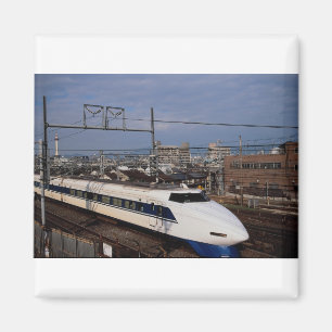 Der Shinkansen oder Kugel-Zug, Kyoto, Japan Magnet
