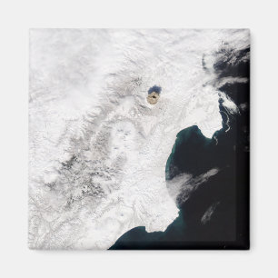 Der Shiveluch Vulkan in Kamchatka Krai, Russland Magnet