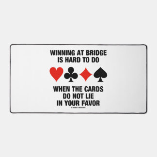 Der Sieg bei der Brücke ist schwierig, wenn Karten Schreibtischunterlage
