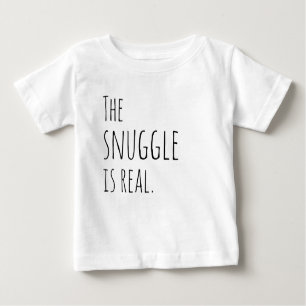 Der Snuggle ist wirkliche Baby-Ausstattung Baby T-shirt