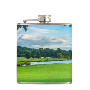 Der Sommer auf dem Golfplatz Flachmann