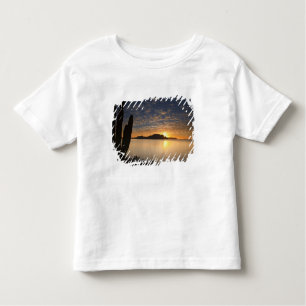 Der Sonnenaufgang über der Isla Danzante im Golf v Kleinkind T-shirt