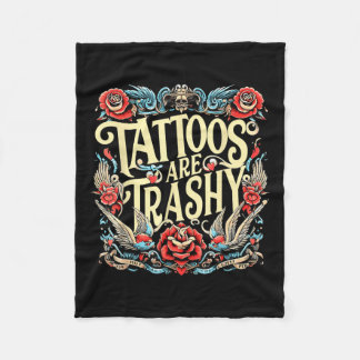 Der sonnige Spaß Tattoo Artist Tattoos sind Trashy Fleecedecke