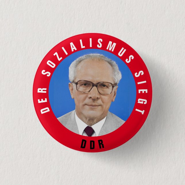 Der Sozialismus siegt Button (Vorderseite)