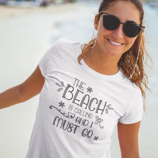 Der Strand nennt lustige Zitate Typografie-T - Shi T-Shirt (Von Creator hochgeladen)
