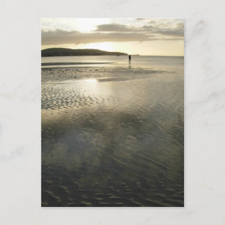Der Strandwanderer bei Sonnenuntergang: Guam Postkarte