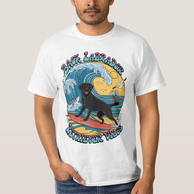 Der Surfjunge Black Labrador Retriever T-Shirt (Vorderseite)