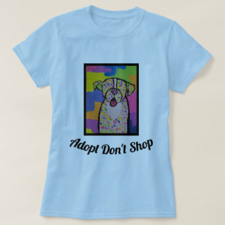 Der T - Shirt der entzückenden Frauen mit buntem