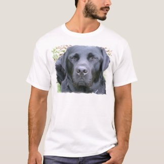 Der T - Shirt der schwarzen