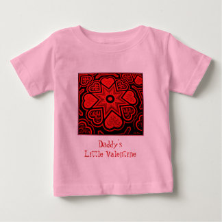Der T - Shirt des "Daddy's Little Valentine"-Säugl