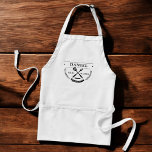 Der Tag des modernen Grillmeisters Schürze<br><div class="desc">Erleben Sie sein Grillspiel mit der modernen Grillmeister Personalisiert Men's Schürze! Diese Schürze mit elegantem, zeitgenössischem Design ist mit seinem Namen und Foto für eine persönliche Touch angepasst. Er ist mit einem robusten, hochwertigen Stoff ausgestattet und gleichzeitig stilvoll und praktisch. Er bietet eine volle Abdeckung zum Schutz vor Verschütten und...</div>