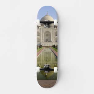 Der Taj Mahal, Agra, Uttar Pradesh, Indien, Skateboard