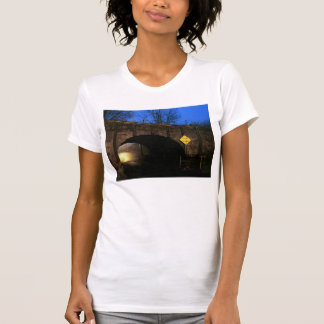 Der Tunnel I - magische Welt über dem Tunnel T-Shirt
