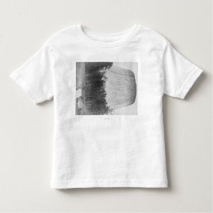 Der Turm des Teufels mit 4 Leuten im Vordergrund Kleinkind T-shirt