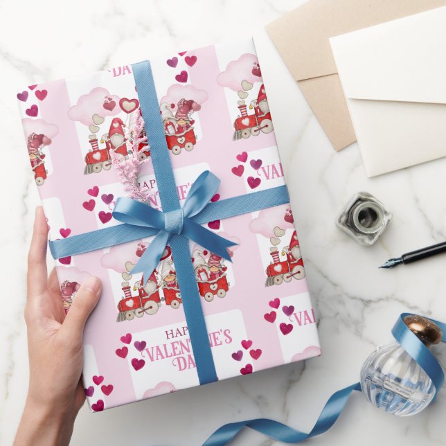 Der Valentinstag beginnt mit einem Zug Geschenkpapier (Schenken)