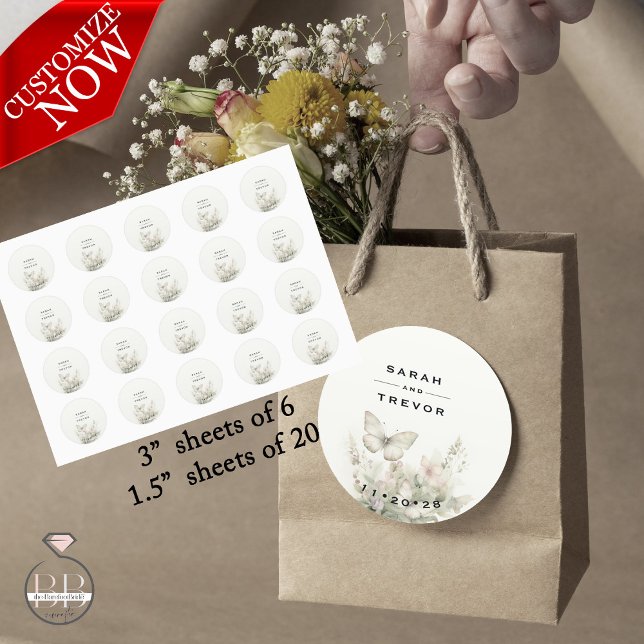 Der verzauberte Schmetterlingsgarten Runder Aufkleber (Easy to customize)