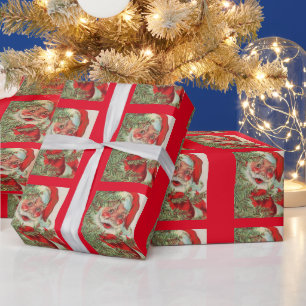 Der Vintage Weihnachtsmann pinkelt um einen Baum Geschenkpapier