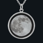 Der Vollmond Sterling Silberkette<br><div class="desc">Eine faszinierende Vision von Schwarzweiss. Der Vollmond: Frequentieren, schön, prachtvoll. Teilen Sie eine wenig Schönheit mit dieser Halskette heute.</div>