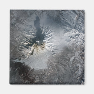 Der Vulkan Shiveluch in Russland Magnet