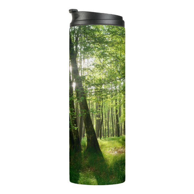 Der Wald im Frühling Thermosbecher (Nach rechts gedreht)