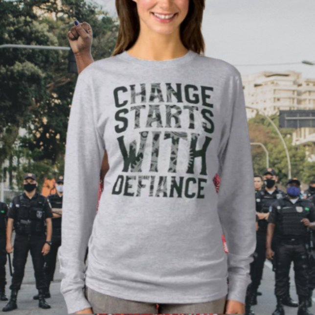 Der Wandel fängt mit einem langsamen Shirt an (Von Creator hochgeladen)