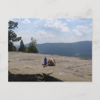 der Wanderer auf der Zuhause Postkarte