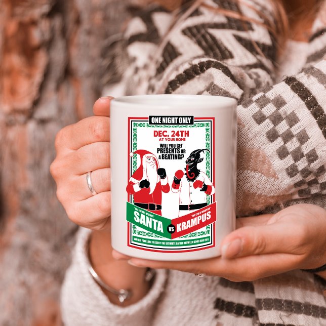 Der Weihnachtsmann gegen Krampus Boxing passt gut  Zweifarbige Tasse (Von Creator hochgeladen)