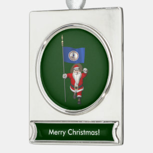 Der Weihnachtsmann mit dem Ausscheiden aus Virgini Banner-Ornament Silber