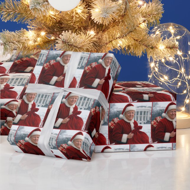 Der Weihnachtsmann Trump vor dem Weißen Haus Geschenkpapier (Feiertage)