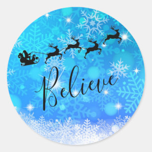 Der Weihnachtsmann und sein fliegender Rentier - G Runder Aufkleber