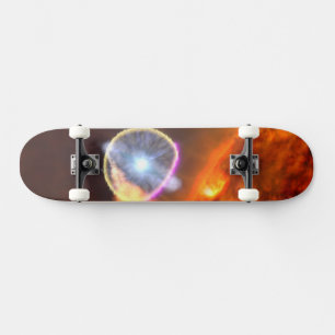 Der weiße Zwergstern in V407 Cygni Skateboard