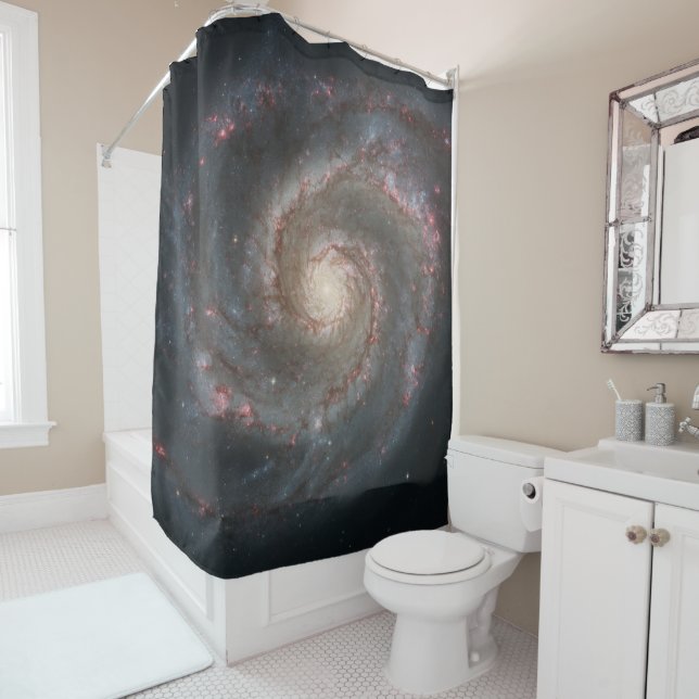 Der Whirlpool Galaxy M51 & Companion im Weltraum Duschvorhang (Beispiel)