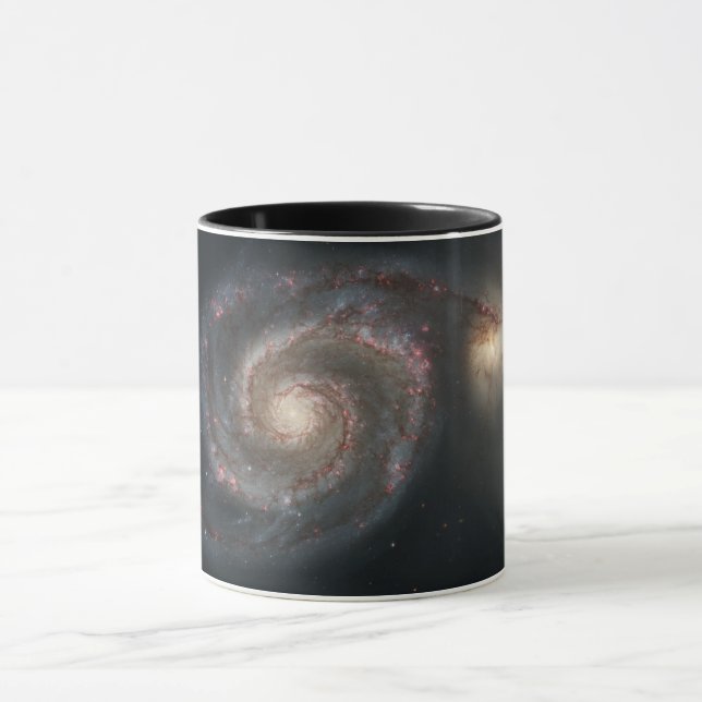 Der Whirlpool Galaxy M51 & Companion im Weltraum Tasse (Zentrum)