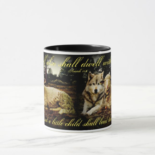 "Der Wolf bleibt mit dem niederlegenden Lamm" Tasse (Zentrum)