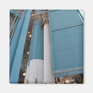 Der zweite Feststoffraketenmotor wird in den Plane Magnet