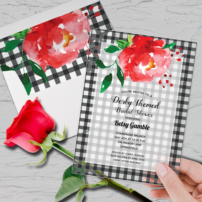 Derby Rose Gingham Brautparty Acryleinladungen (Derby-themed bridal shower clear acrylic invitations with red rose on black and white gingham)