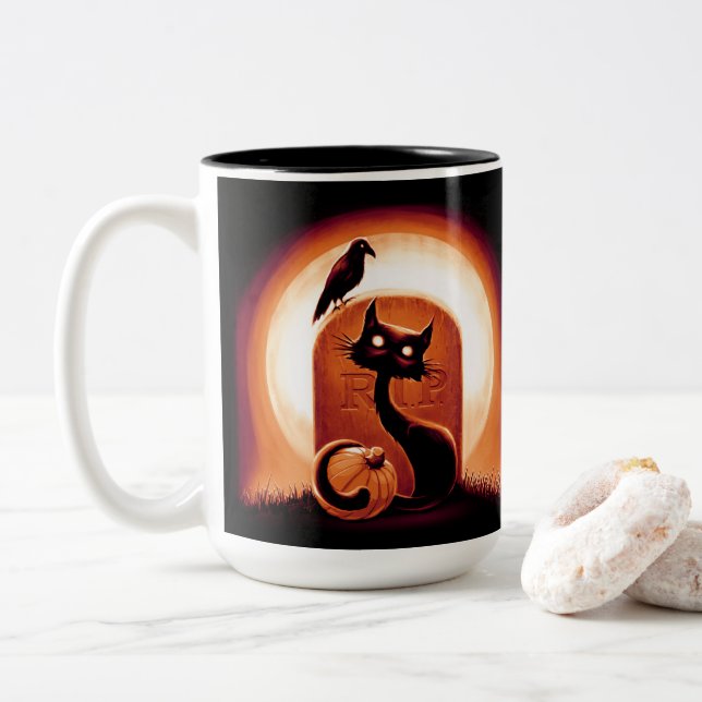 Derpy Halloween Cat von einem Grabstein Zweifarbige Tasse (Mit Donut)