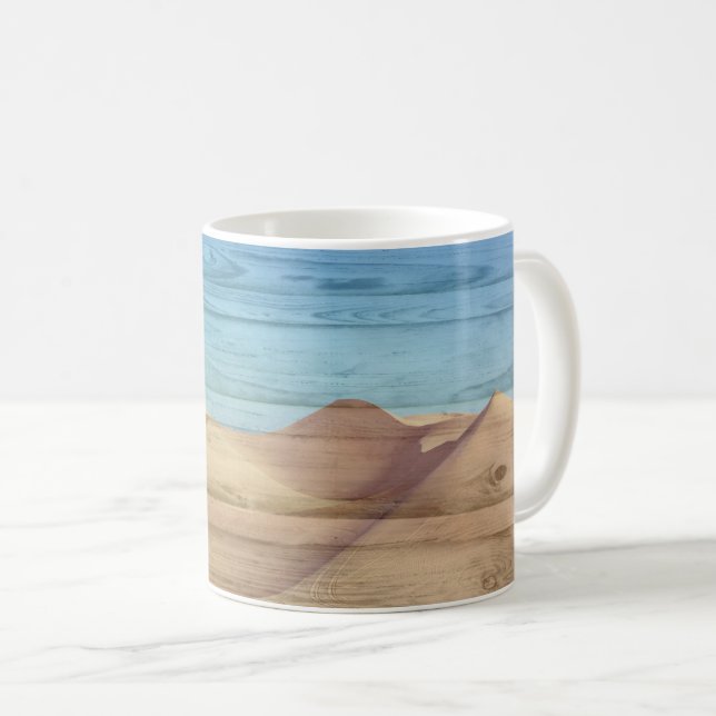 Desert Sand Dunes Beautiful Blue Sky On Wood Grain Kaffeetasse (VorderseiteRechts)