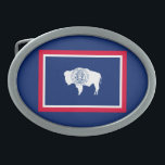 Design der Flaggen des Wyoming-Zustands Ovale Gürtelschnalle<br><div class="desc">Hier ist ein Wyoming State Flag Design präsentiert auf einer Vielzahl von beliebten Produkten. Eine tolle Geschenkidee für jeden Anlaß und alle,  die zu einem Besuch kommen. Nachricht</div>