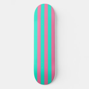 Design der rosa Minzgrün gestrichenen Streifen Skateboard