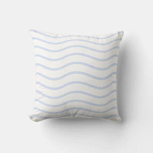 Design der Wavy Lines von White & Baby Blue Pastel Kissen