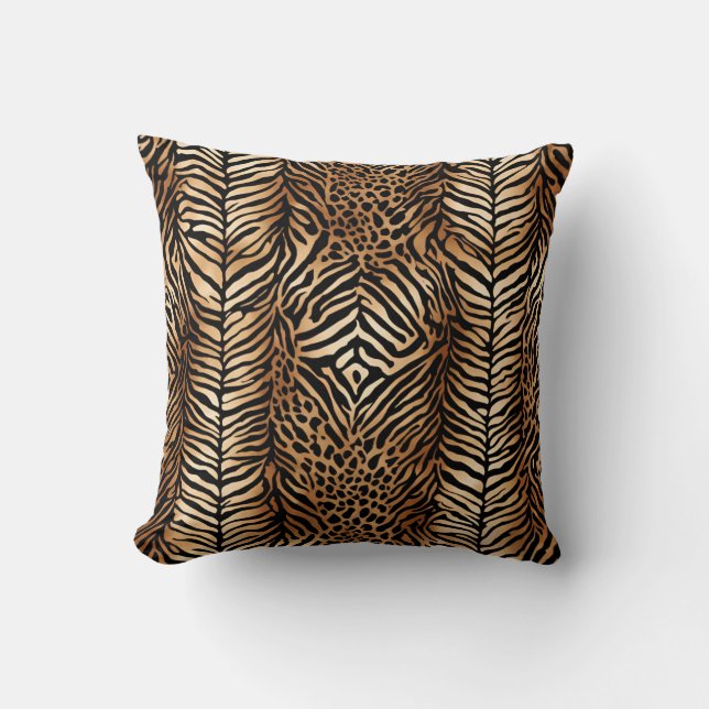 Design des "Wild Animal Symmetric Pattern" 3 Kissen (Vorderseite)