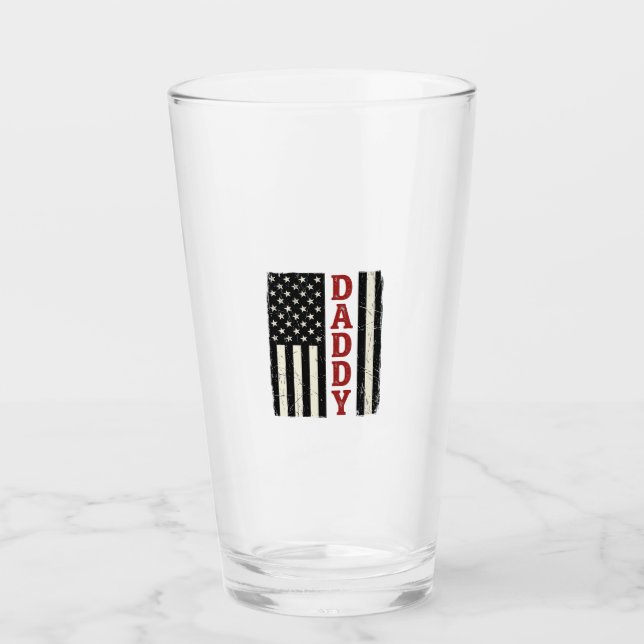 Design eines gestressten Daddy American Flag-Shirt Glas (Vorderseite)