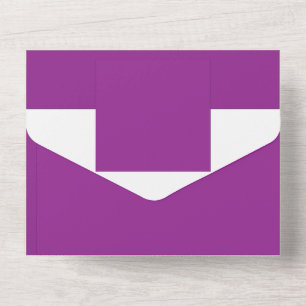 Design mit einem atemberaubenden violetten Hinterg All In One Einladung