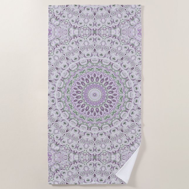 Design von Lavendel und Green Mandala Strandtuch (Vorderseite)