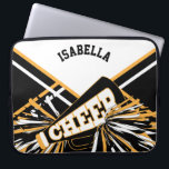 Design von White, Black & Gold Chefleader Laptopschutzhülle<br><div class="desc">🥇 ORIGINAL COPYRIGHT ART DESIGN VON Donna Siegrist NUR AUF ZAZZLE VERFÜGBAR! Weiß, schwarz & gold Cheerleader Design Laptop-Ärmel. Benötigen Sie eine andere Farbe(n), kontaktieren Sie bitte. ✔ HINWEIS: ÄNDERN SIE NUR DIE VORLAGEBEREICHE, DIE SIE BENÖTIGEN! 😀 Sie können den Text bei Bedarf entfernen und neu hinzufügen, was immer Sie...</div>