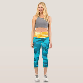 Designerinitis für hellblaugelbe Camouflage Capri Leggings